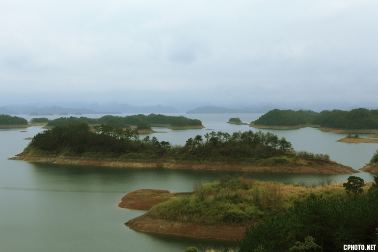 沿着环湖路一路好风景