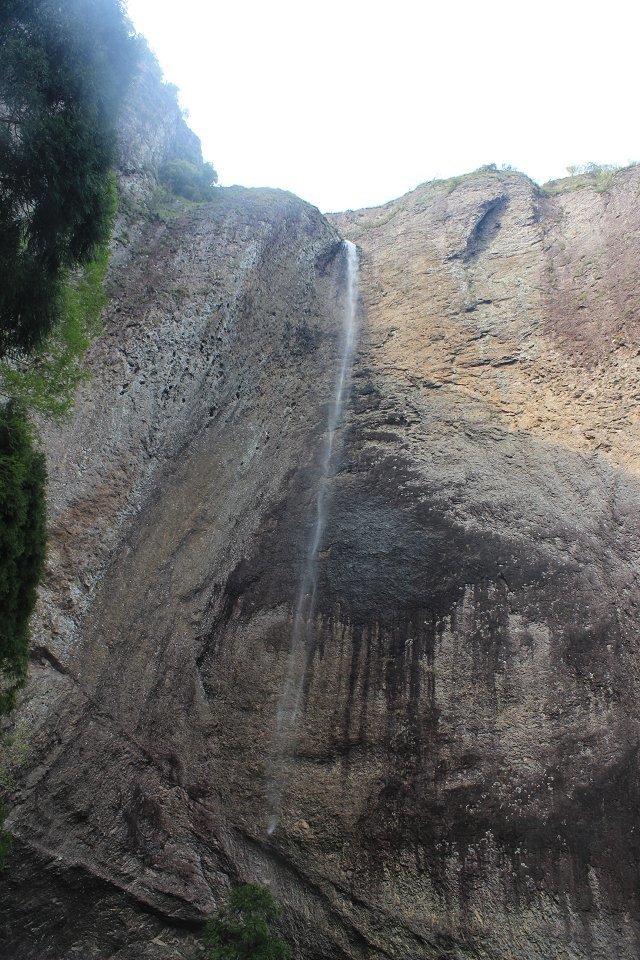 大龙湫有点像在撒尿