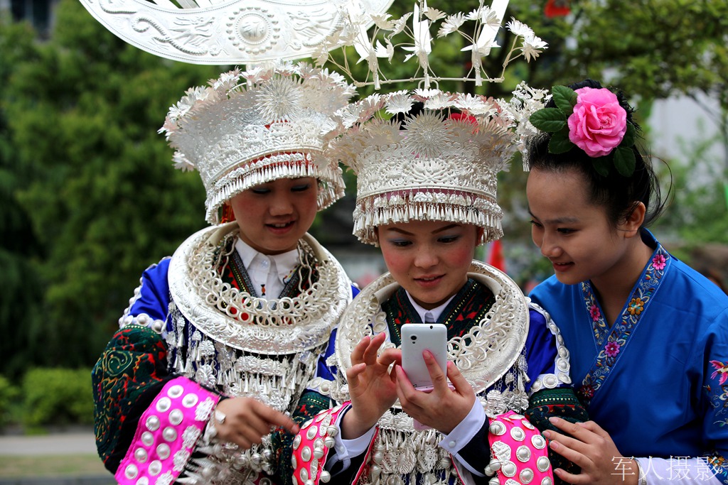 姊妹节里姊妹花 钟传坤摄 (1).jpg