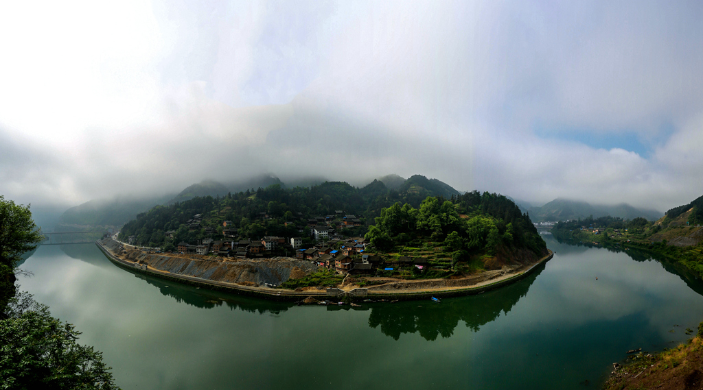 展架村全景     钟传坤摄.jpg