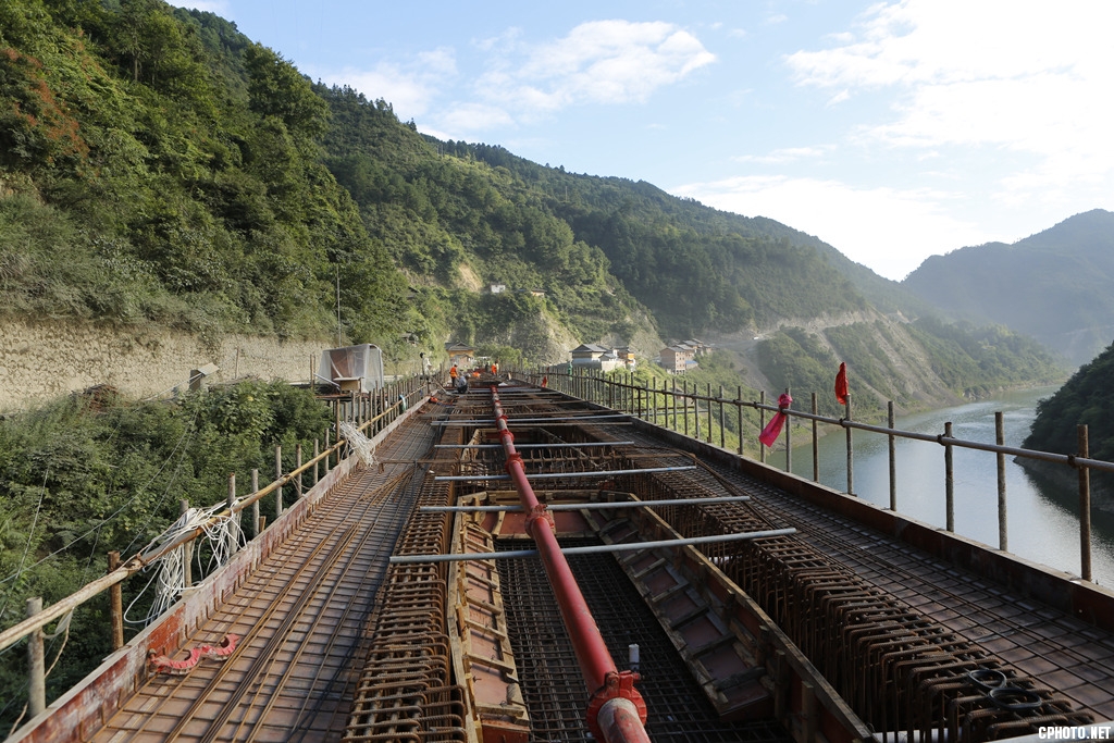 剑河至柳川公路建设（南脚大桥）钟传坤摄 (11).JPG