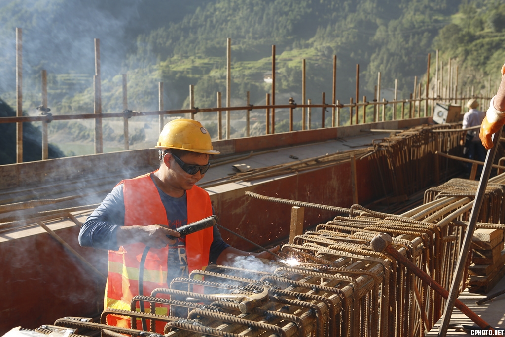 剑河至柳川公路建设（南脚大桥）钟传坤摄 (14).JPG