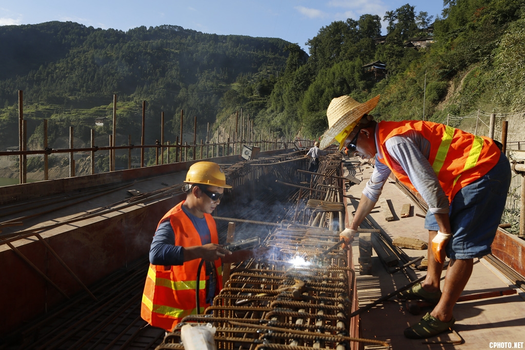 剑河至柳川公路建设（南脚大桥）钟传坤摄 (15).JPG