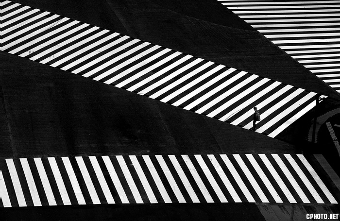 Pedestrian zebra line Bw_调整大小.jpg