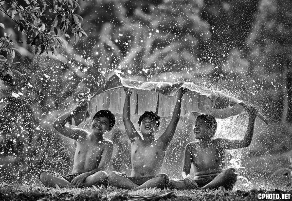 Kids With Leaf Splash.jpg