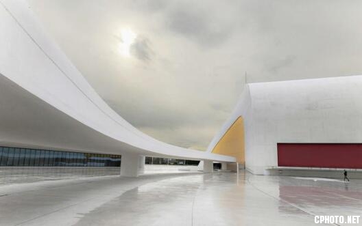 Amanece en el Niemeyer.jpg