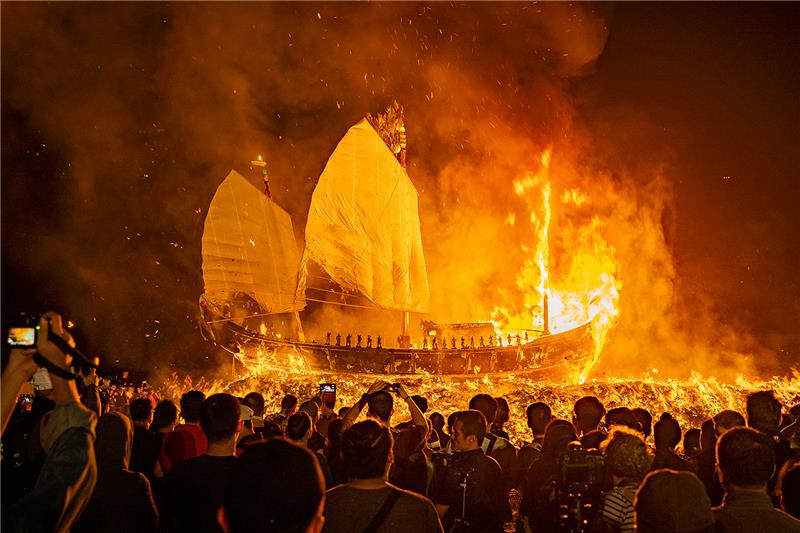 temple fair-burning king ship-b.jpg