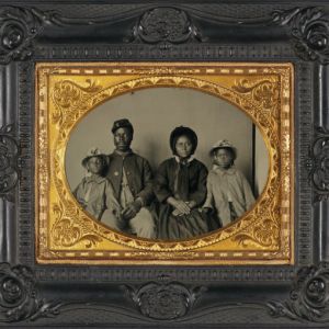 1851——与妻子和女儿一起的非裔美国士兵