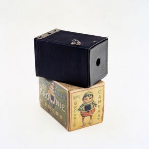 1900年——布朗尼相机