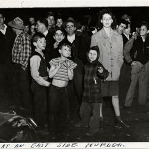 1941年——  纽约布鲁克林街角谋杀案目击者的照片