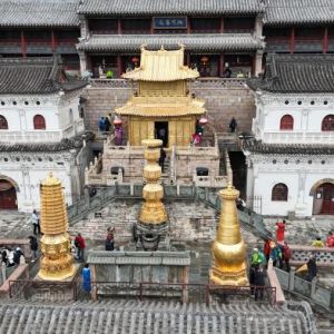 航拍山西五台山铜殿